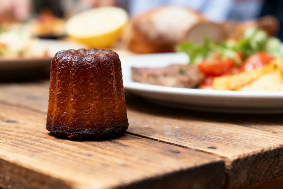 Canelé de Bordeaux : Découvrez l’histoire et les meilleures recettes !