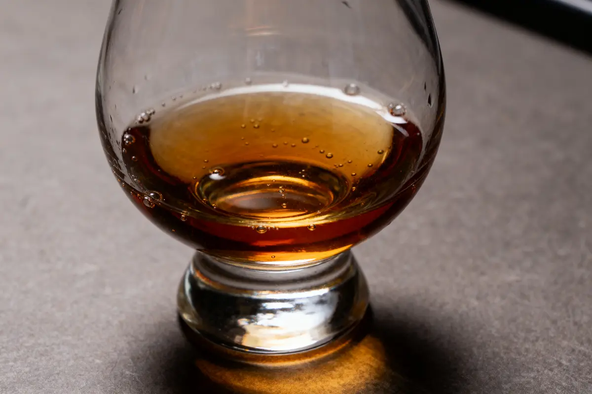 Dose de whisky en cl : Quelle quantité servir au bar ?